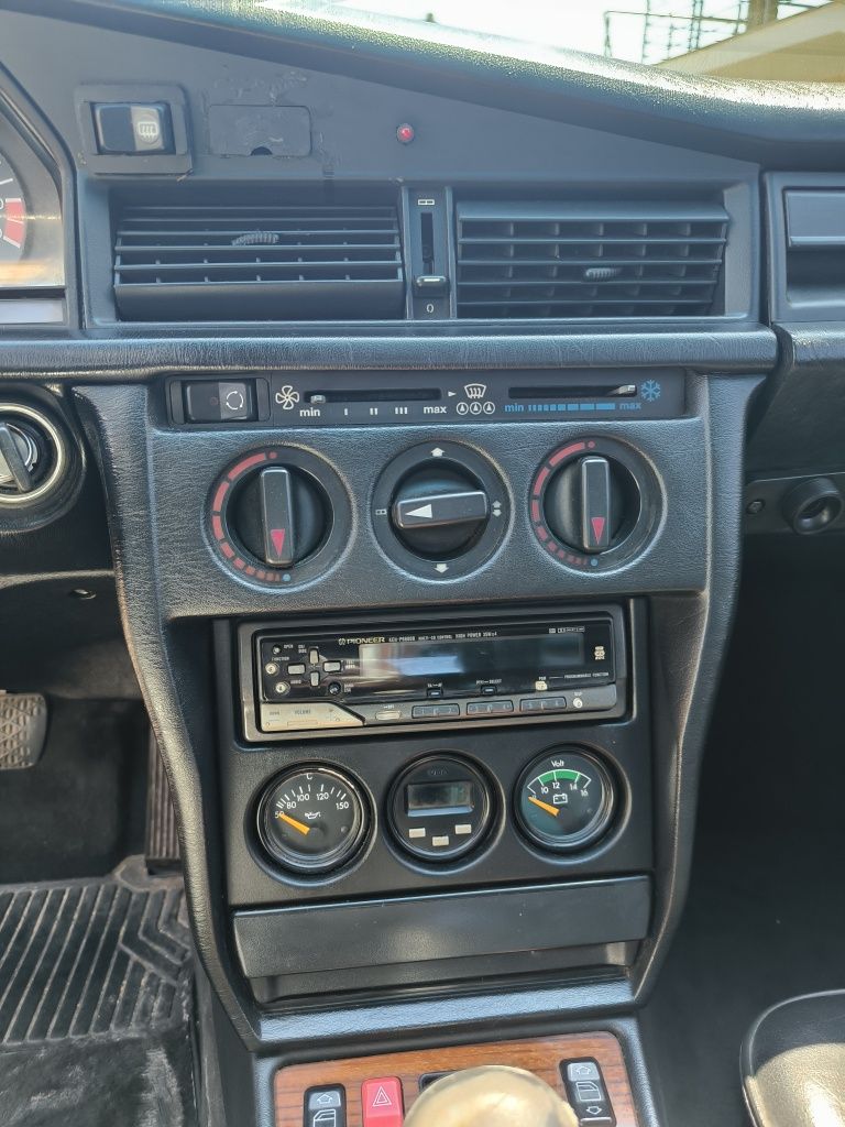 Mercedes 190 E 2,5 16V (carro de coleção)