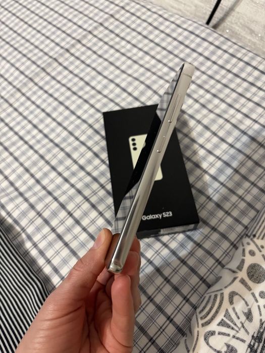 Телефон Samsung S23