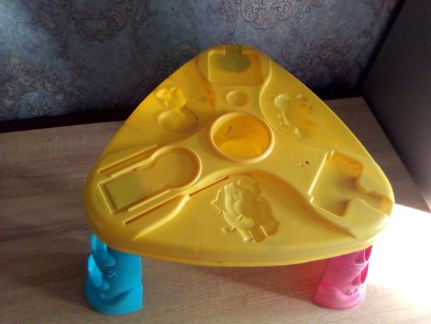 Стол для игры с пластилином