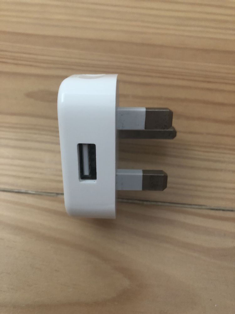 Apple USB power adapter (UK type)