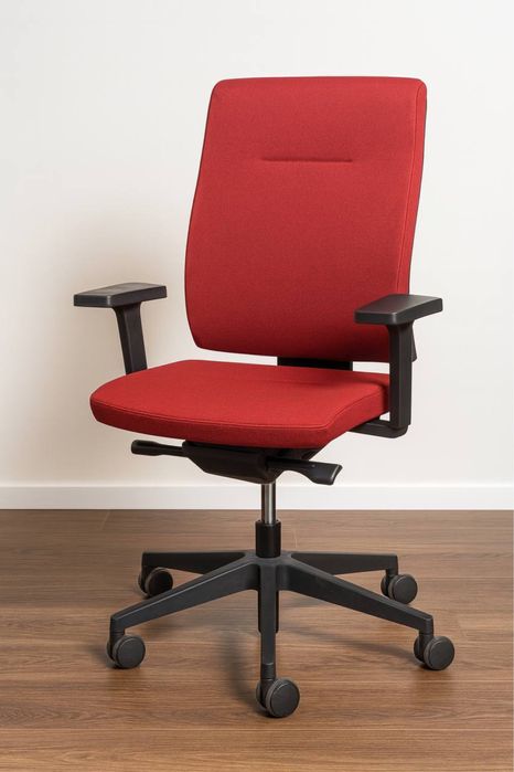 Распродажа Офиса Кресла стулья столы шкафы полки тумбы стеллажи вешак