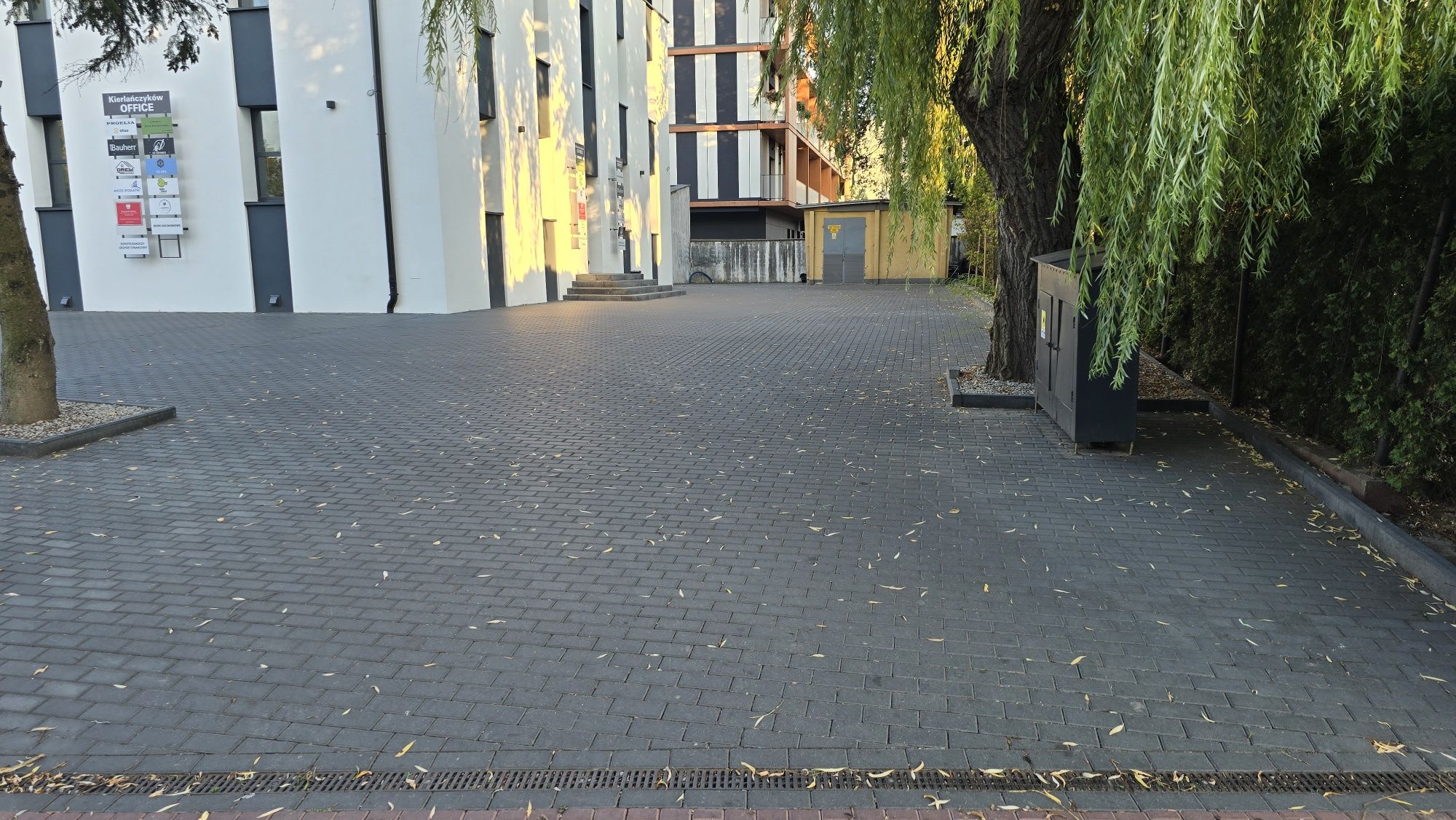 Brukarstwo Usługi brukarskie układanie kostki brukowej
