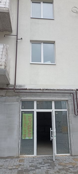 Продам фасадне приміщення 20 м² по вулиці Олени Теліги 59