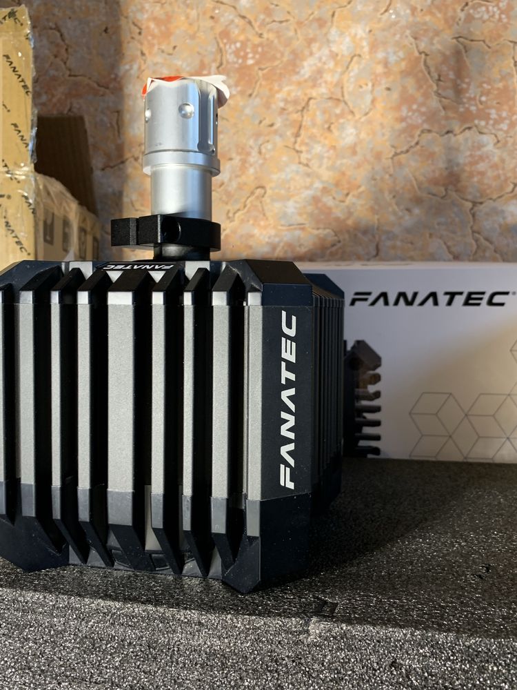 Руль Fanatec (вісім ньютон метрів)
