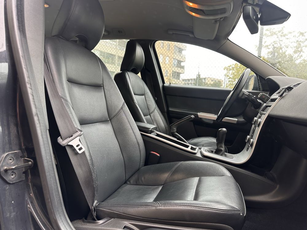 Volvo V50 1.6d 2010 com GPS impecável