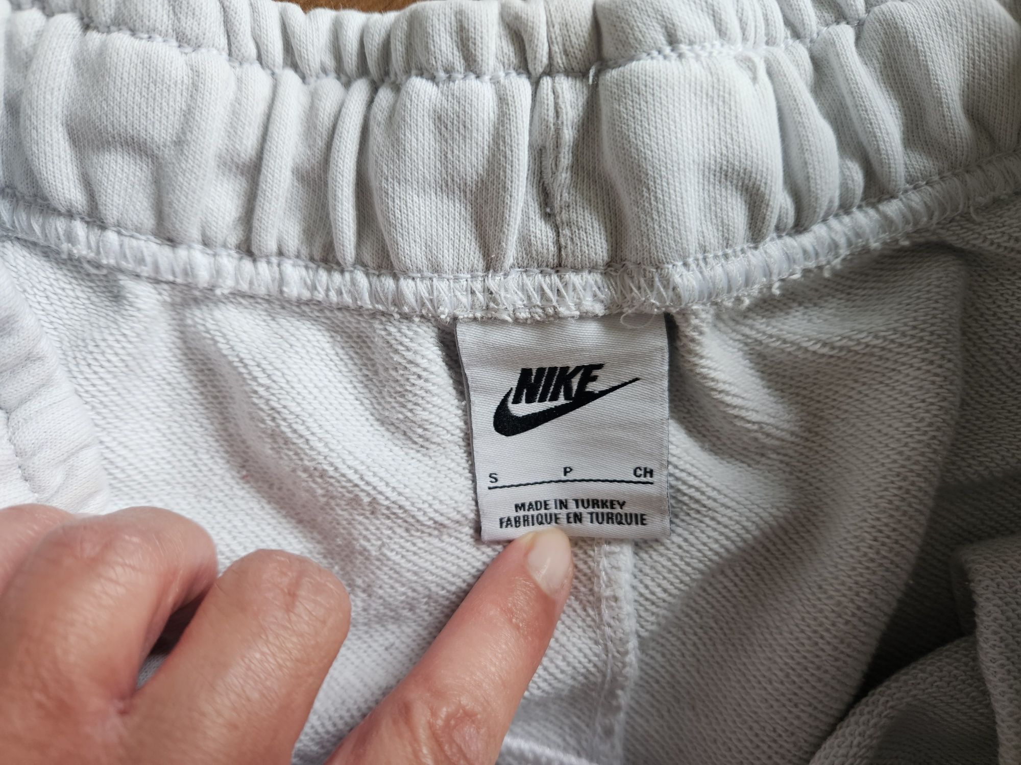 Spodenki dresowe Nike r S męskie młodzieżowe biale bawełna