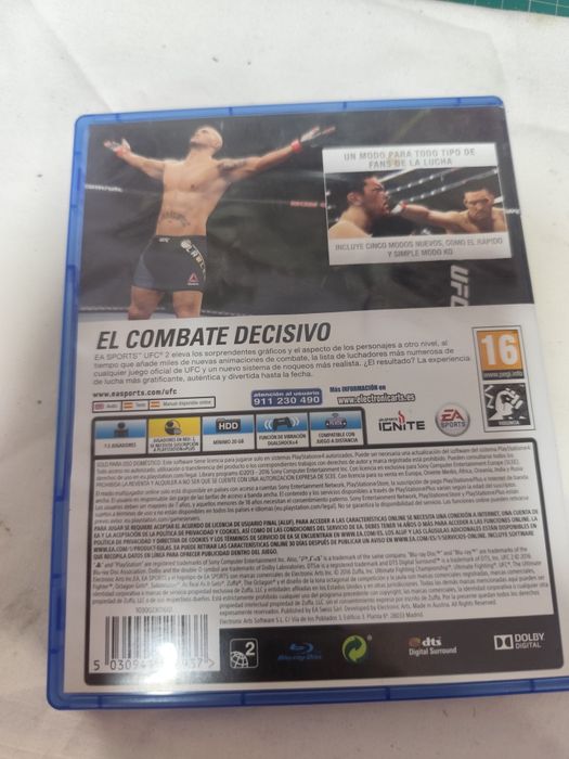 PlayStation luz e jogo UFC 2