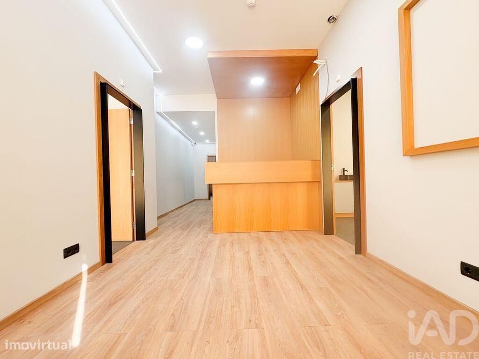 Loja / Estabelecimento Comercial em Parque das Nações de 185,00 m2