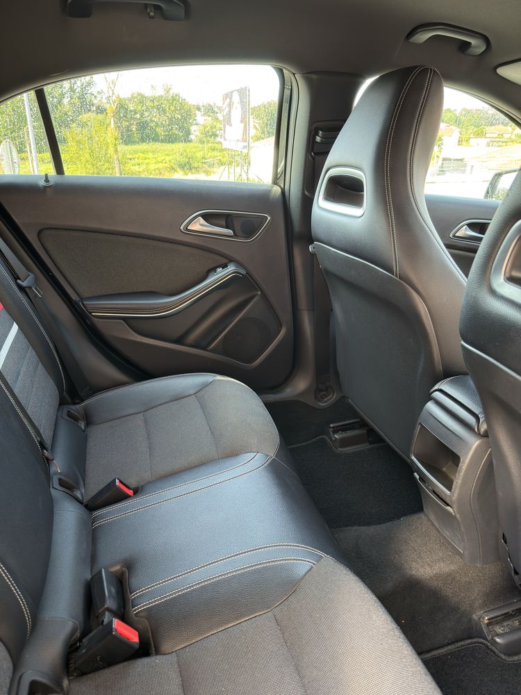 Mercedes-Benz A180