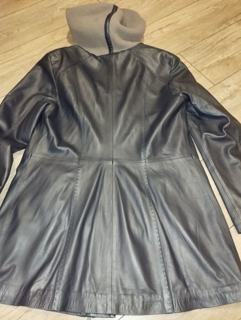 Шкіряна жіноча куртка