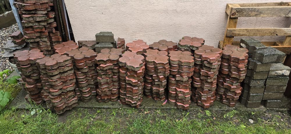 Kostka brukowa z demontażu tarasu