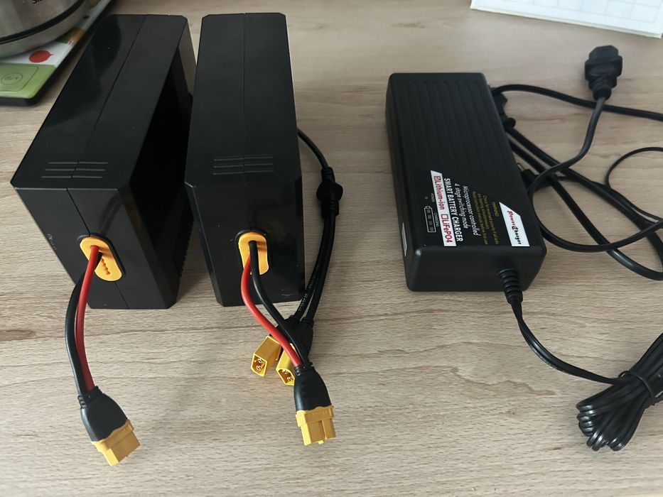 Oryginalne Baterie lion do łódki Toslon xBoat 730 + ladowarka