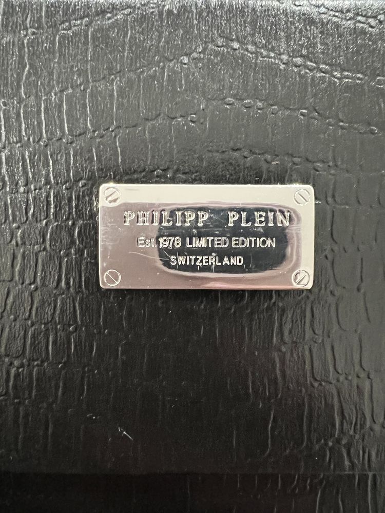 Продам часы Phillip plein