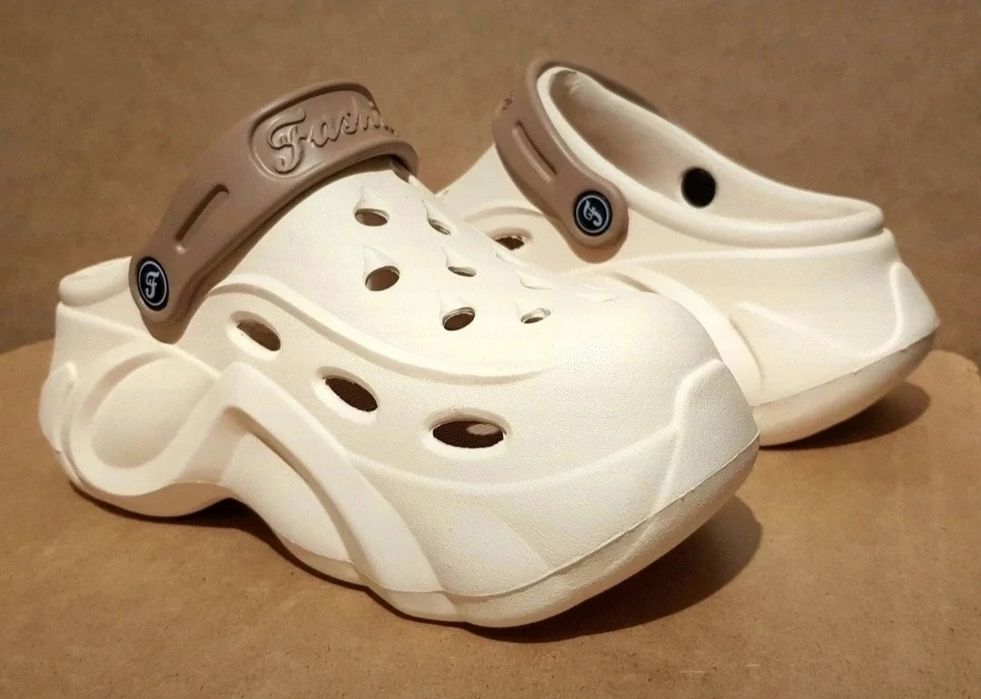 Buty na lato chodaki r.40-41 (25cm) klapki na platformie w stylu crocs