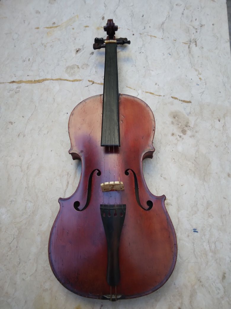 Violino quatro cordas  antigo