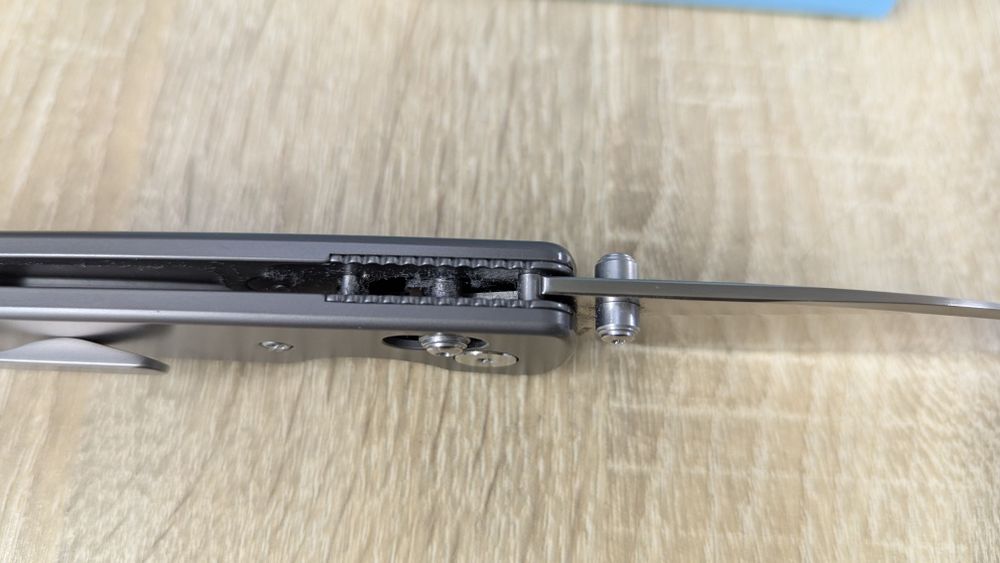 Ніж складний Miguron Vakor m390