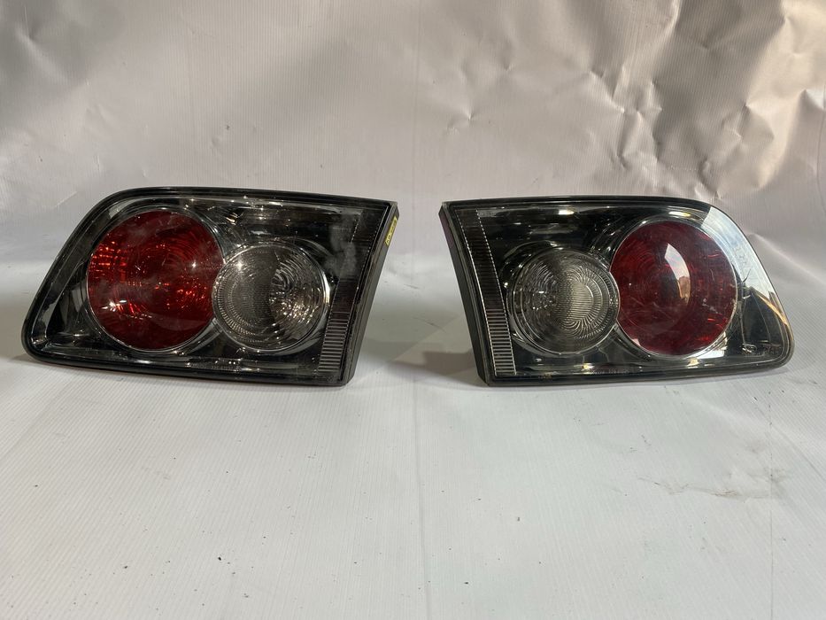 Задні фонарі лівий правий мазда 6 gg 2003-2008
