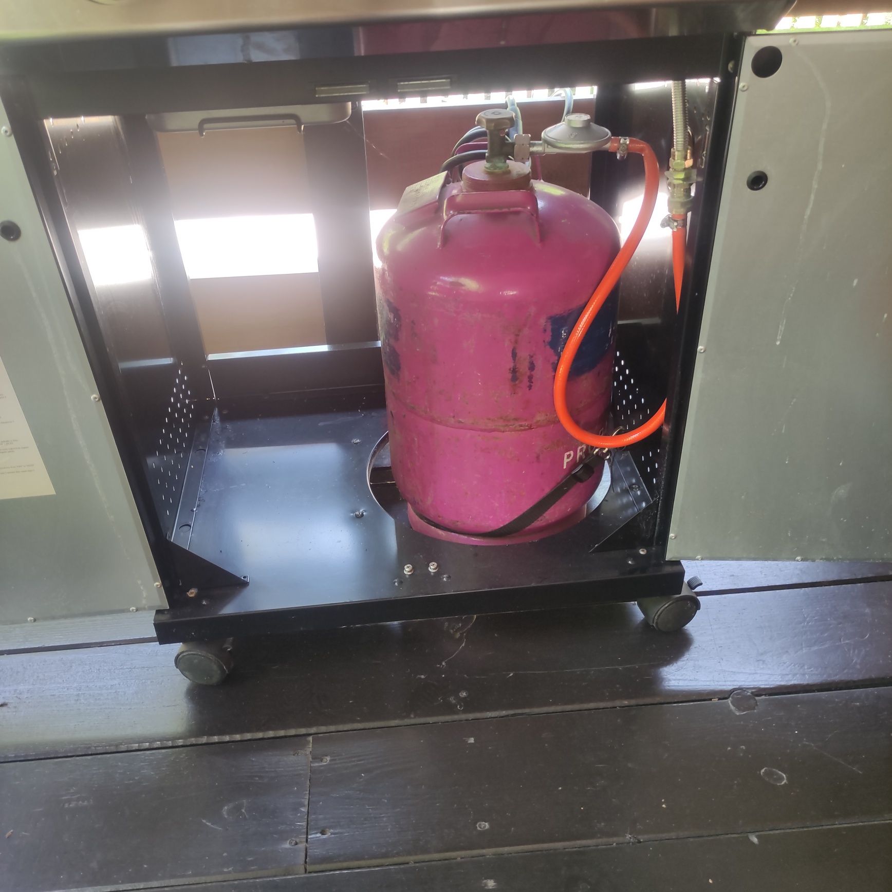 Grill gazowy 3 palnikowy 10,5Kw