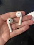 Airpods druga generacja lewa nie działa