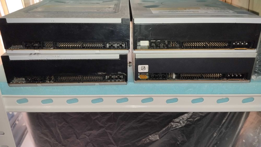 Leitores/ Gravadores de DVDs SONY e LG