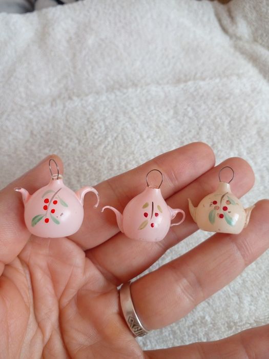 Елочные мини игрушки чайники.