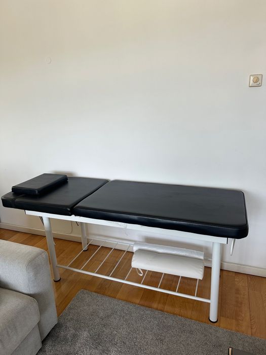 Marquesa fixa Quirumed – estrutura branca e estofado preto