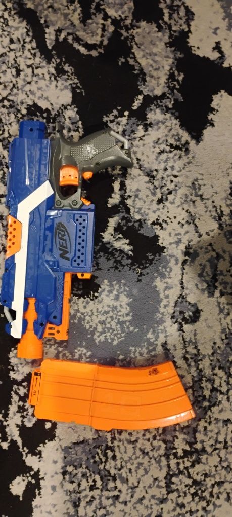 NERF stryfe + magazynek 10 strzałów niebieski