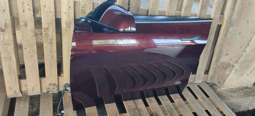 Tesla Model Y 2023 Drzwi przednie