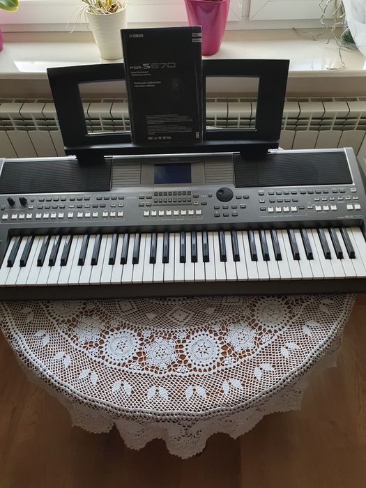 Keyboard YAMAHA PSR-S 670