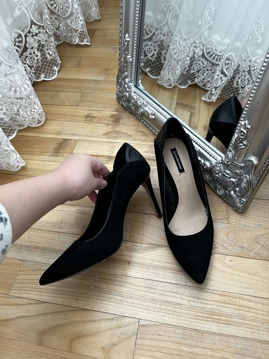 Туфлі на шпильці