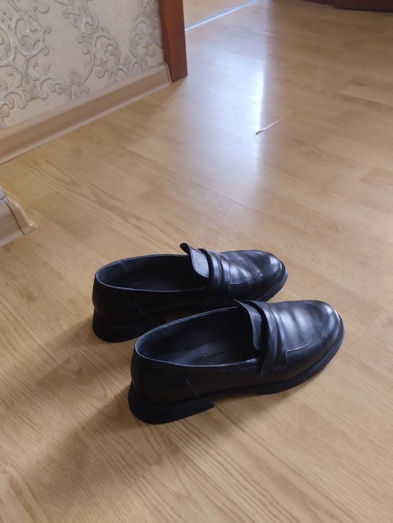 Продам шкіряні лофери