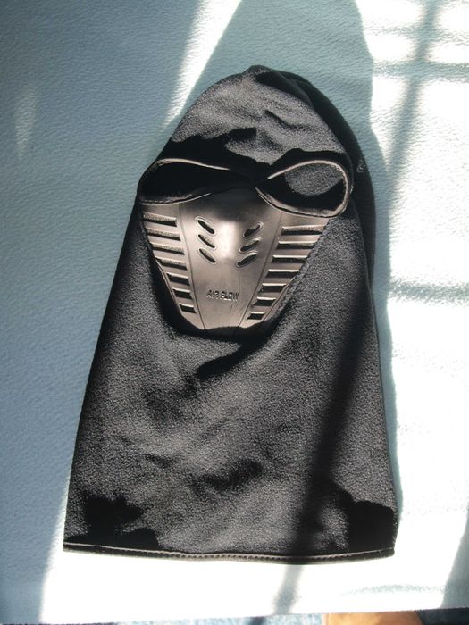 Máscara passa montanhas