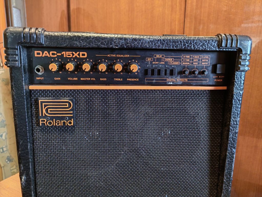 Wzmacniacz gitarowy typu combo Roland DAC-15XD