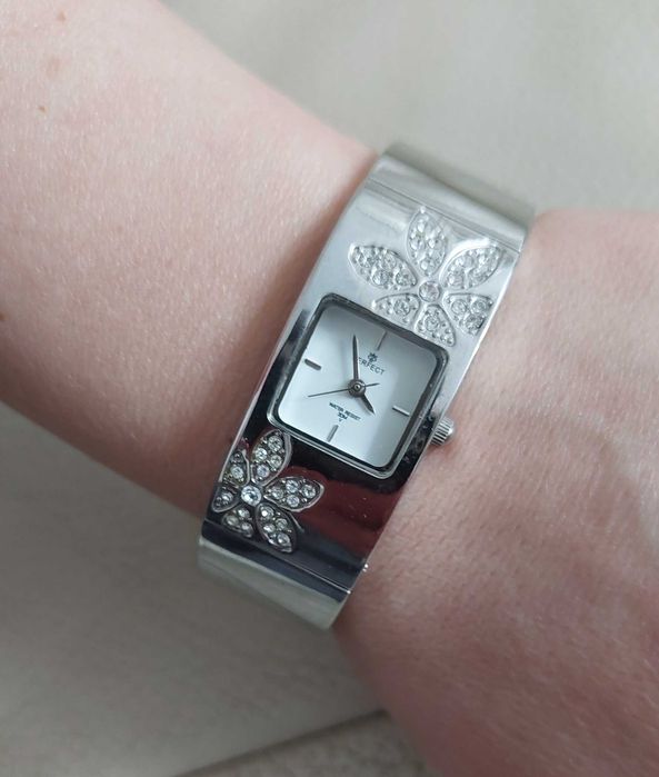 Perfect; elegancki, filigranowy zegarek damski; srebrna bransoleta