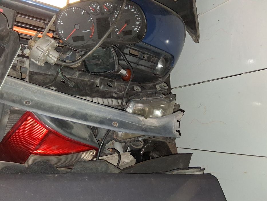 Vendo Motor, farolins, e várias peças audi a3 8l 2002  1.8 125cv