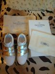 Продам оригинальные женские кроссовки Valentino Garavani