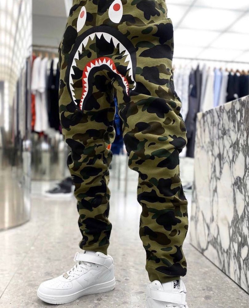 Штани Bape Shark