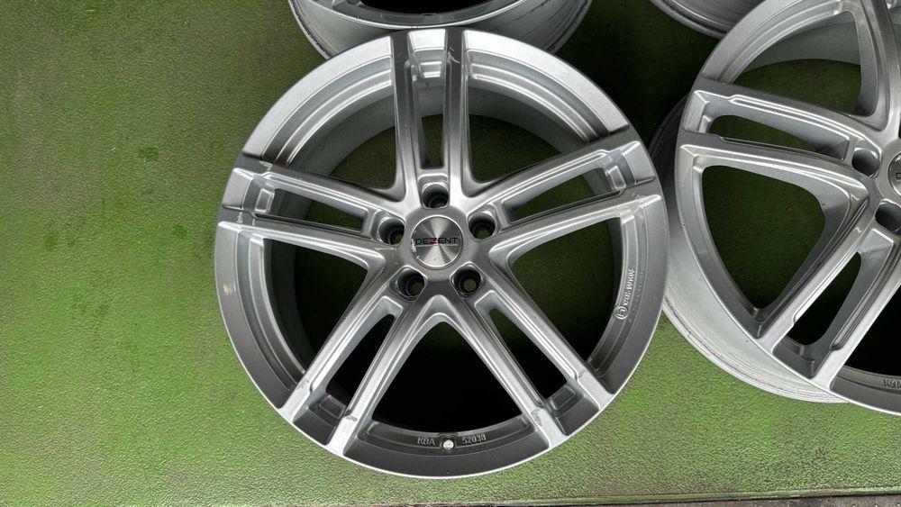 Felgi aluminiowe 19" Dezent 8Jx19H2 5x112x66,6 ET39 4x Mercedes Audi