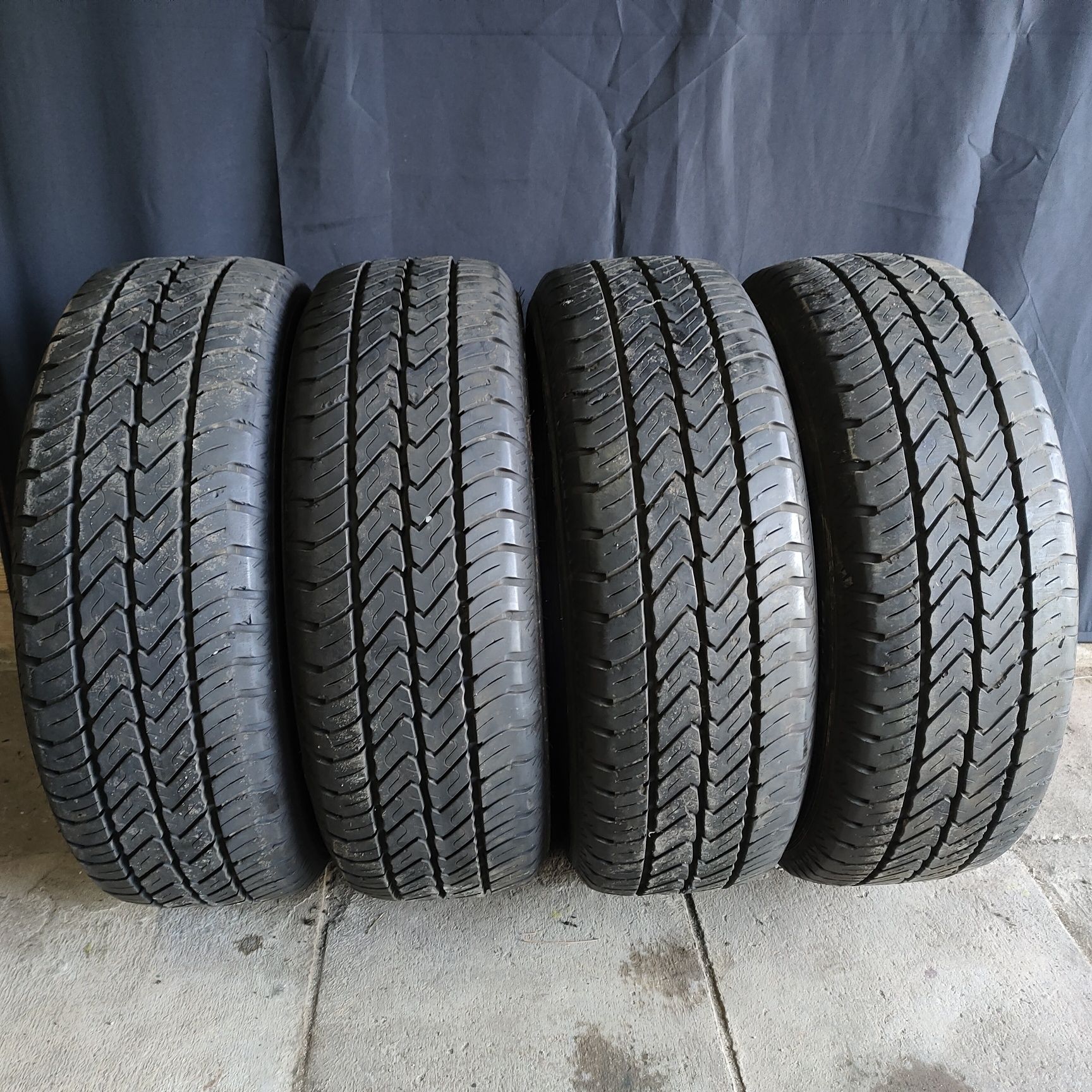 Opony letnie Dunlop Econodrive 215/60R17C