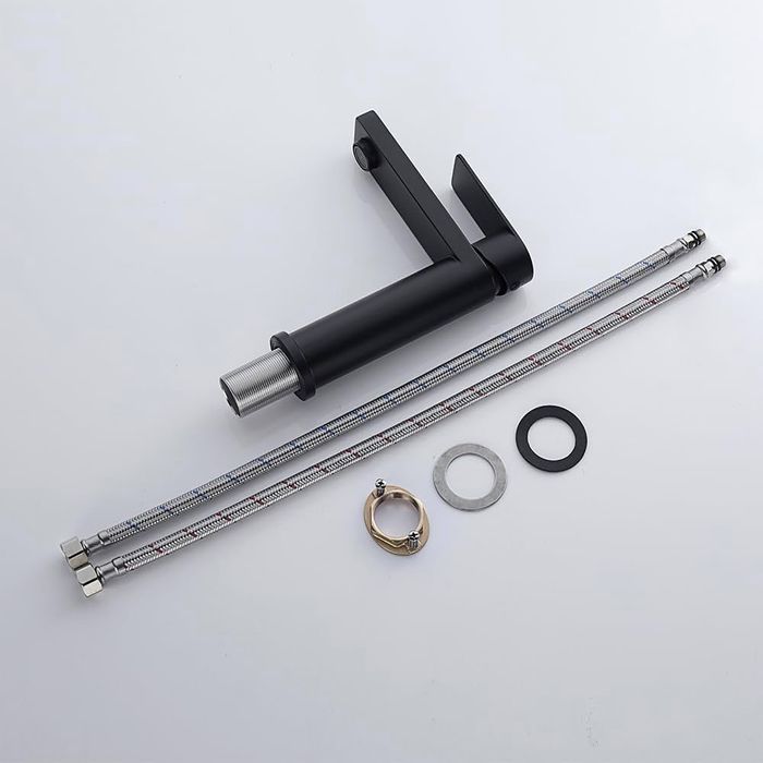 Decaura – czarna bateria łazienkową jednouchwytowa, stal nierdzewna