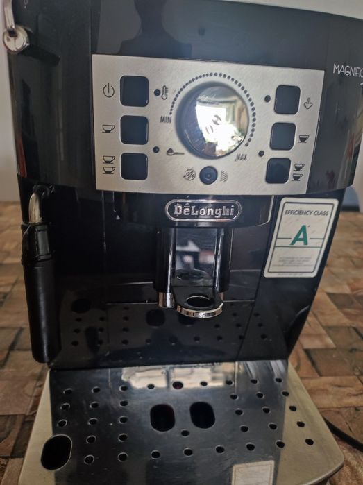 Maquina de café em grão - Magnifica's