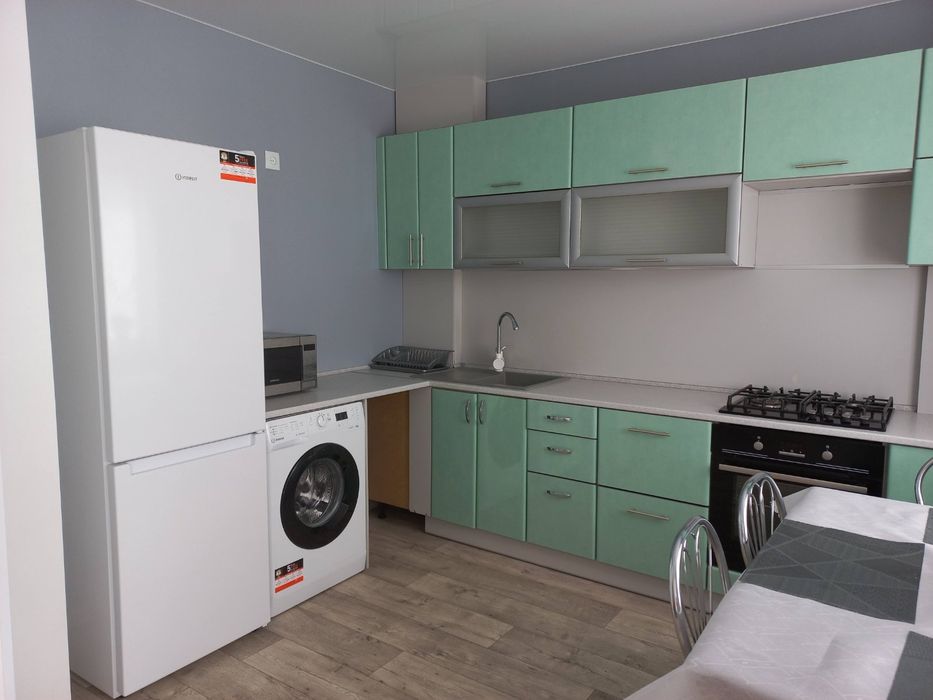 Сдам  4 к квартиру, левый берег.