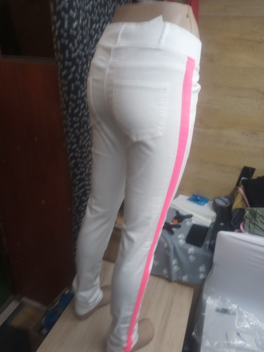 Spodnie bawełna Turcja rozm M i Xl z lampasem wyprzedaż spodni