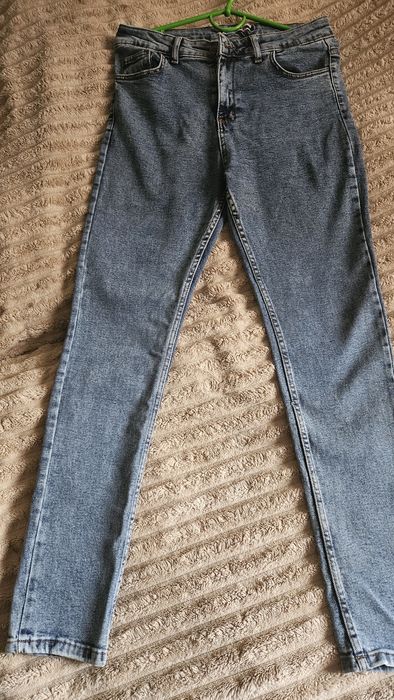 Джинсы женские .
