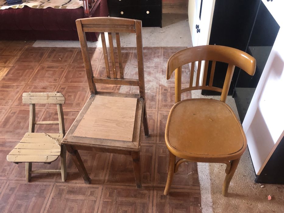 Krzesła stołek zabytek antyk
