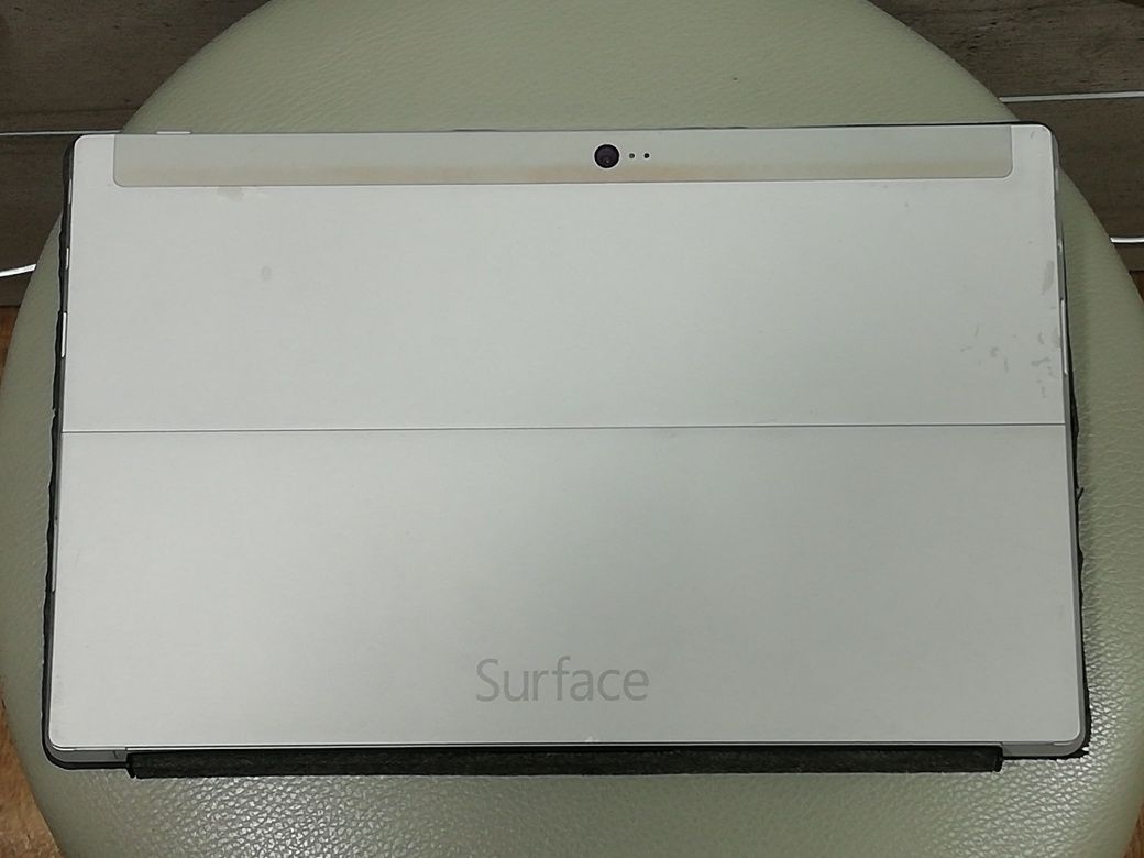 Microsoft Surface 2 (1572) /Ram 2gb/ssd 32gb.
