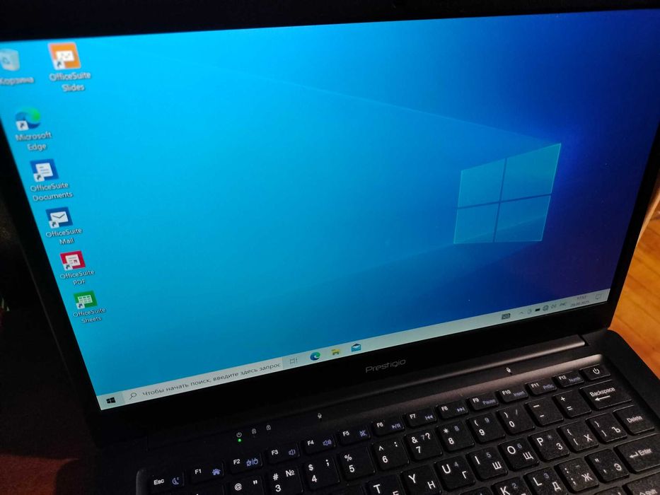 Prestigio 141c тонкий ноутбук  с экраном 14  FullHD 1980x1020 4 ядра