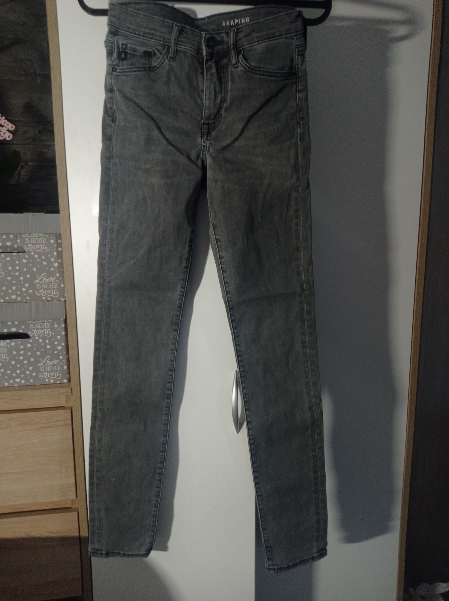 Szare spodnie Denim z H&M