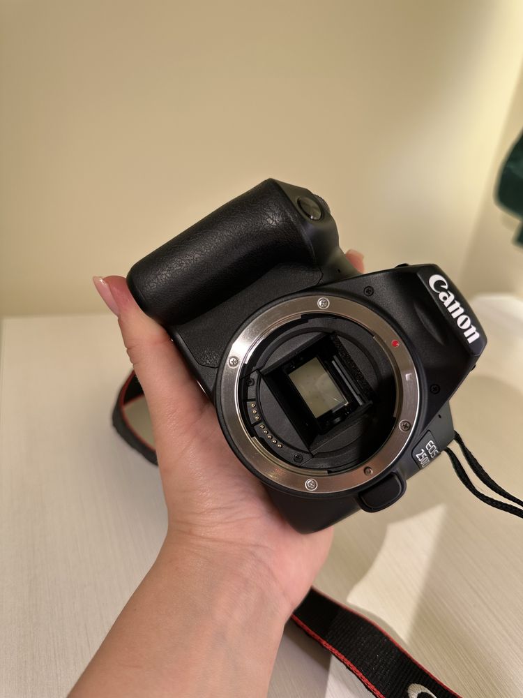 Canon 250 d + кит. обєктив 18-55