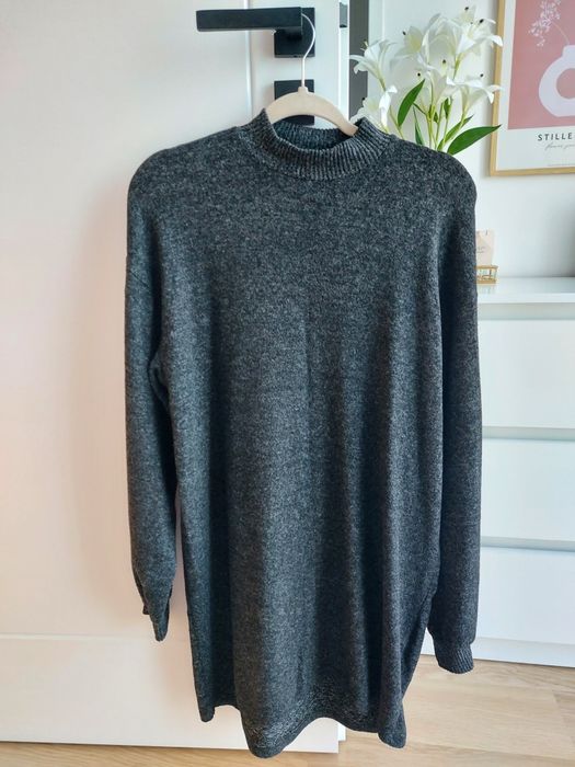 Sweterkowa sukienka Bershka S